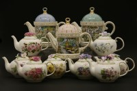 Lot 252 - Royal Stratford teapots