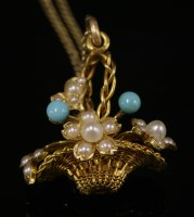 Lot 96 - A gold