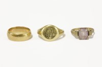 Lot 15 - A single stone pale amethyst ring