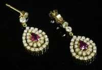 Lot 300 - A pair of gold