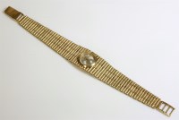 Lot 441 - A ladies' 9ct gold Realm mechanical bracelet watch