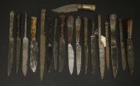 Lot 22 - Twenty early knives