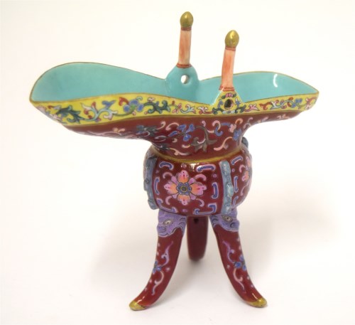 Lot 60 - A Chinese famille rose 'jue' cup