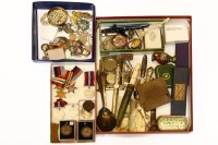 Lot 268 - A quantity of costume jewellery