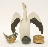 Lot 372 - A gannet ewer