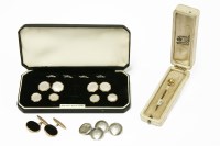 Lot 233 - A pair of 9ct gold onyx cufflinks