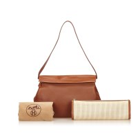 Lot 1158 - An Hermès leather shoulder bag