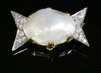 Lot 136 - A gold