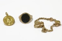Lot 22A - A gentleman's 9ct gold bloodstone signet ring