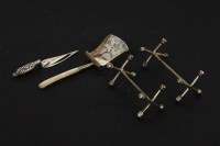 Lot 84 - A Georgian silver caddy spoon