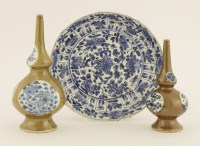 Lot 46 - A Chinese blue and white dish