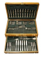 Lot 572 - A modern silver canteen