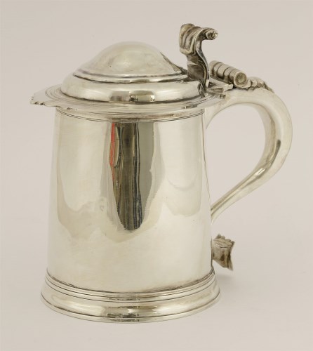 Lot 503 - A Britannia standard Queen Anne silver tankard and cover