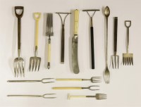 Lot 455 - A miscellaneous group of toasting forks