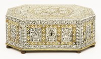 Lot 259 - An horn and ivory inlaid table box