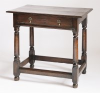 Lot 86 - An oak side table