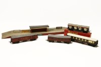 Lot 1286 - A quantity of Tri-Ang 00 Gauge trains