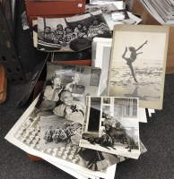 Lot 465 - A quantity of photographic ephemera