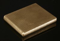 Lot 220 - A 9ct gold compact