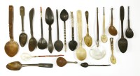 Lot 166 - A collection of treen