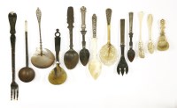 Lot 173 - A collection of horn