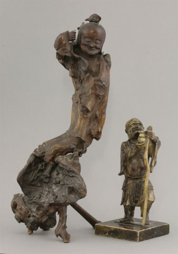 Lot 142 - A root carving