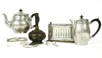 Lot 104 - An assortment of silver