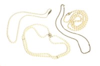 Lot 37 - A single row graduated cultured pearl necklace with a 9ct gold bow clasp