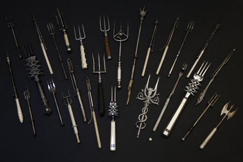 Lot 59 - Two boxes of cutlery
