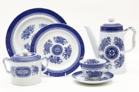 Lot 272 - A Copeland Spode 'Fitzhugh' pattern tea and dinner service