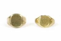 Lot 27 - A gentleman's 18ct gold signet ring