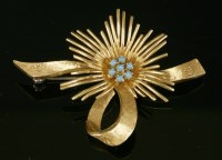Lot 241 - An Italian gold spray brooch