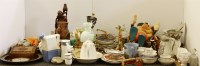Lot 314 - A quantity of collectables to include Imari