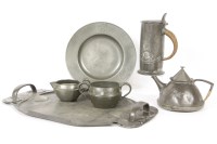 Lot 316 - A collection of Art Nouveau pewter