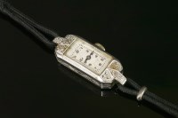 Lot 609 - A ladies' Art Deco diamond set mechanical Swiss cocktail watch