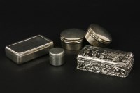 Lot 274 - An early 20th century silver snuff box chased with figures outside a cottage