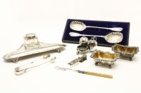 Lot 324 - A silver inkwell/pen stand