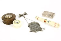 Lot 267 - A George III silver vinaigrette