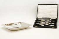 Lot 275 - An Italian silver serving dish