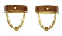 Lot 343 - A pair of wall brackets