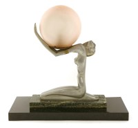 Lot 203 - An Art Deco design table lamp
