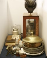 Lot 201 - A quantity of various pharmaceutical related items