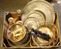 Lot 203 - A mixed quantity of various metal wares