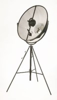Lot 704 - A floor lamp