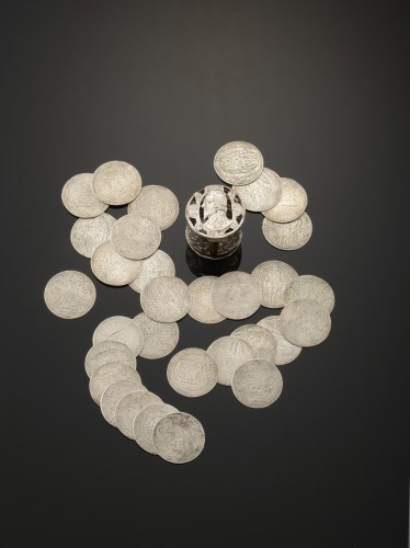 Lot 33 - A Charles l silver counter box
