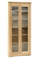 Lot 470 - A modern oak bookcase