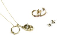 Lot 27 - A single stone diamond engagement ring pendant