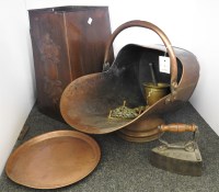 Lot 219 - A quantity of metal wares