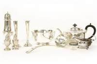 Lot 105 - A quantity of silver