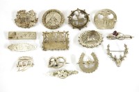 Lot 108 - Assorted silver brooches